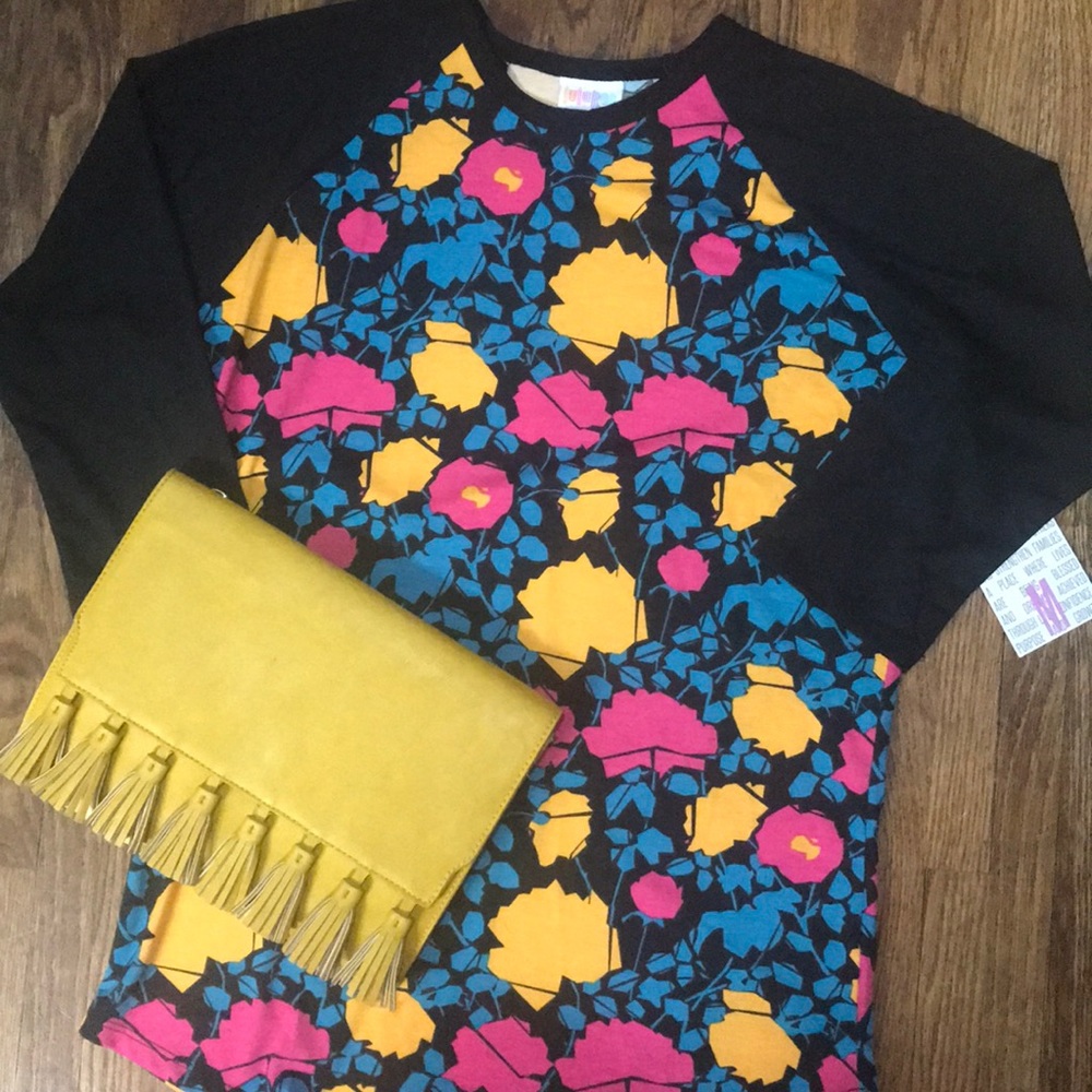 NWT LuLaRoe Randy Tee